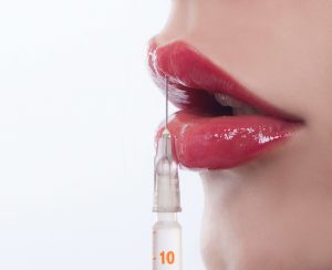 עיבוי שפתיים עם בוטוקס